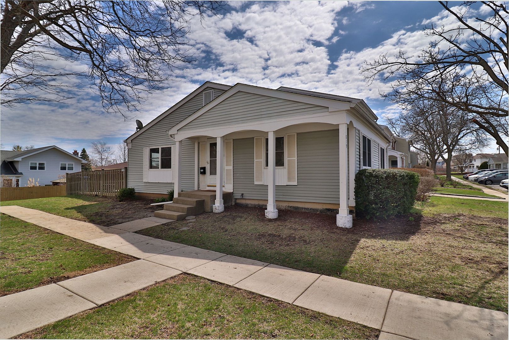 819 Mansfield Court, Schaumburg, IL 60194