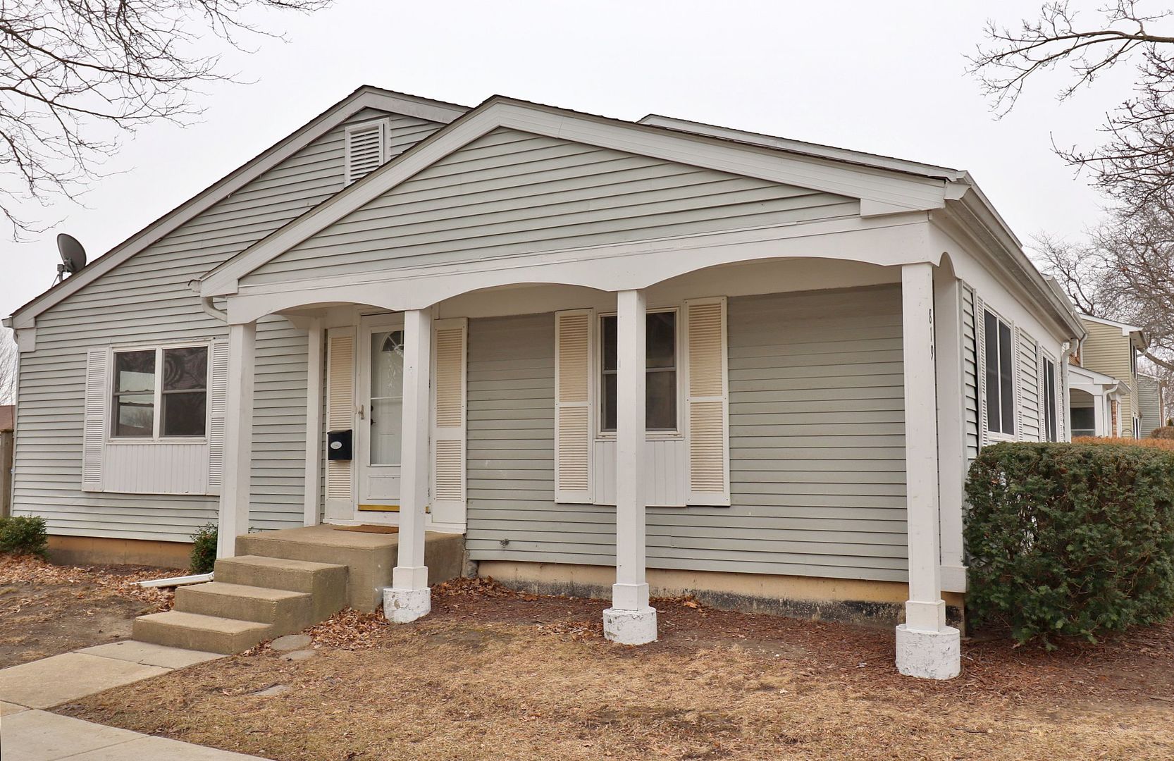 819 Mansfield Court, Schaumburg, IL 60194