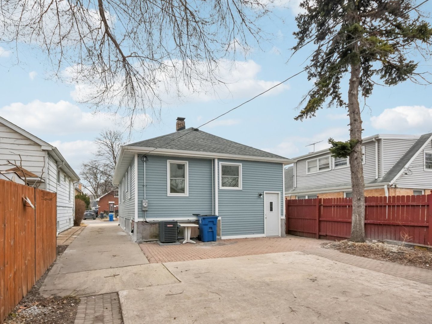 1404 N 36th Avenue, Melrose Park, IL 60160