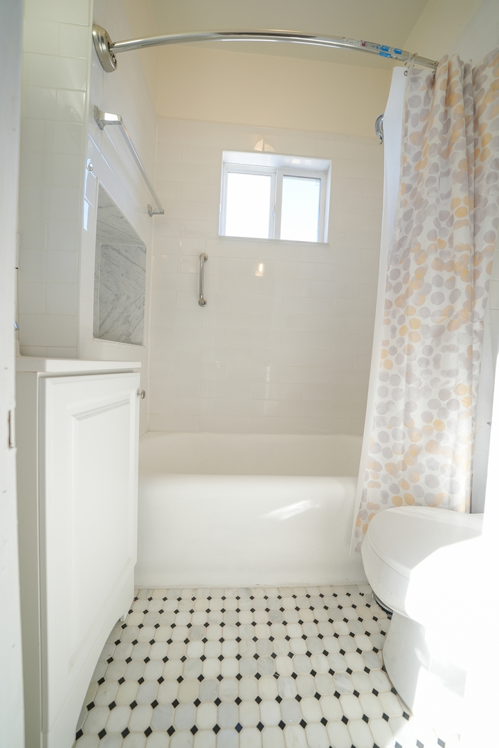 3927 Kirk Street #2, Skokie, IL 60076