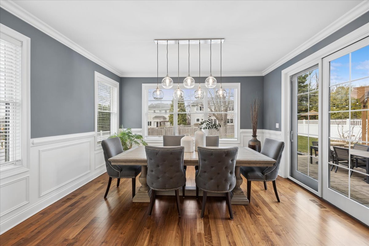 4620 Stonewall Avenue, Downers Grove, IL 60515