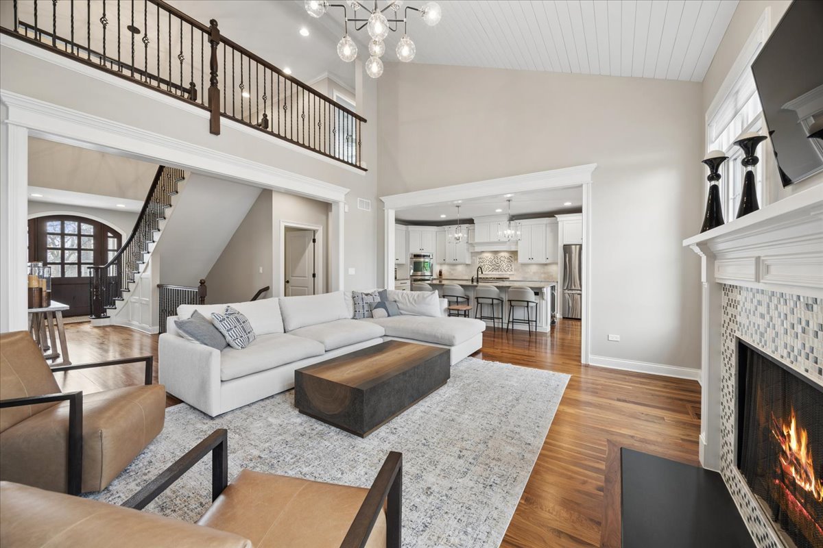 4620 Stonewall Avenue, Downers Grove, IL 60515