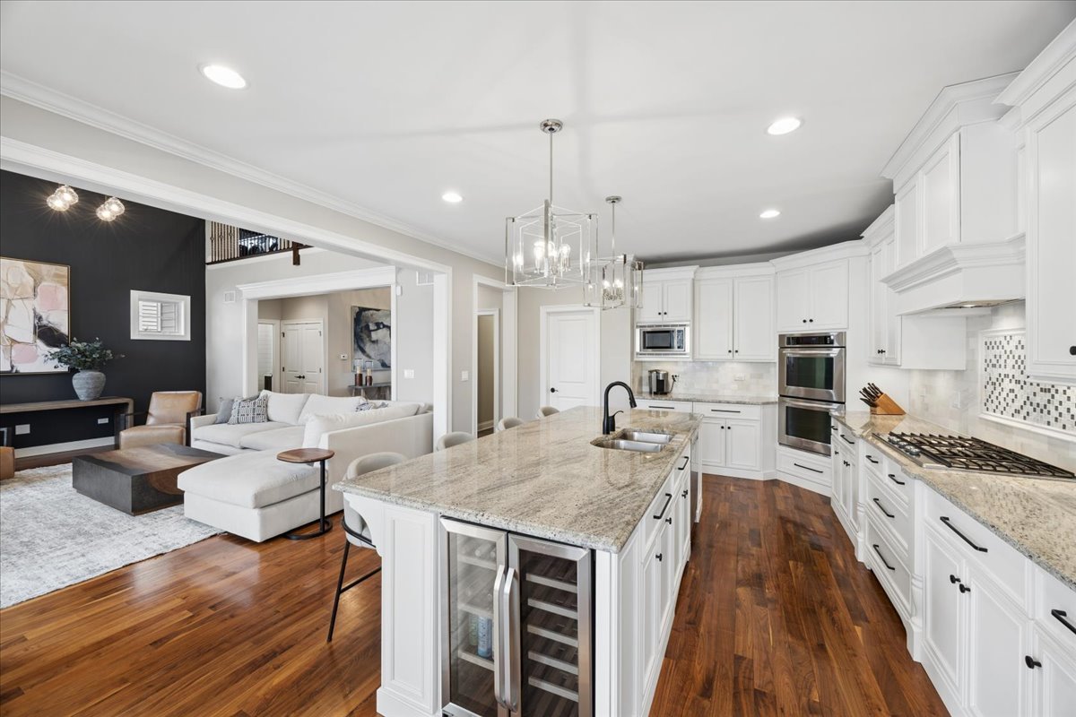 4620 Stonewall Avenue, Downers Grove, IL 60515