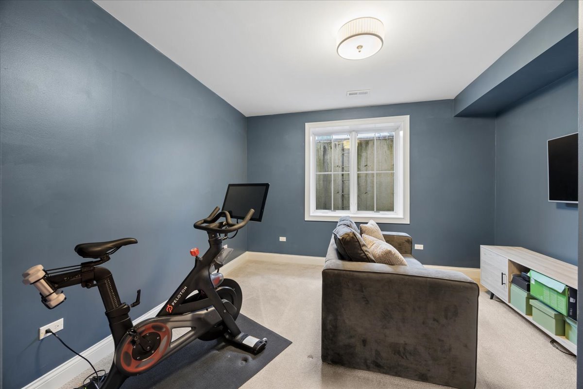 4620 Stonewall Avenue, Downers Grove, IL 60515