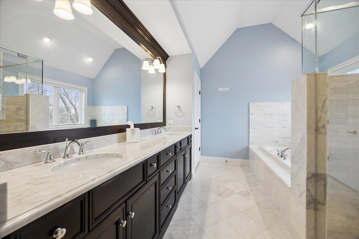 4620 Stonewall Avenue, Downers Grove, IL 60515