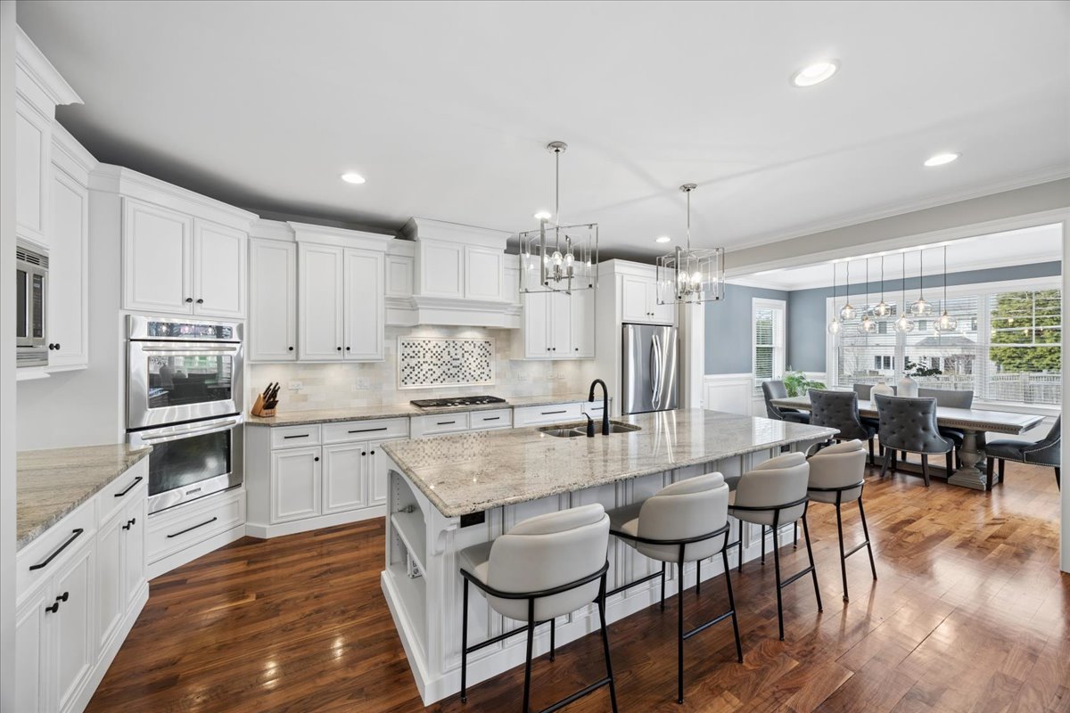 4620 Stonewall Avenue, Downers Grove, IL 60515