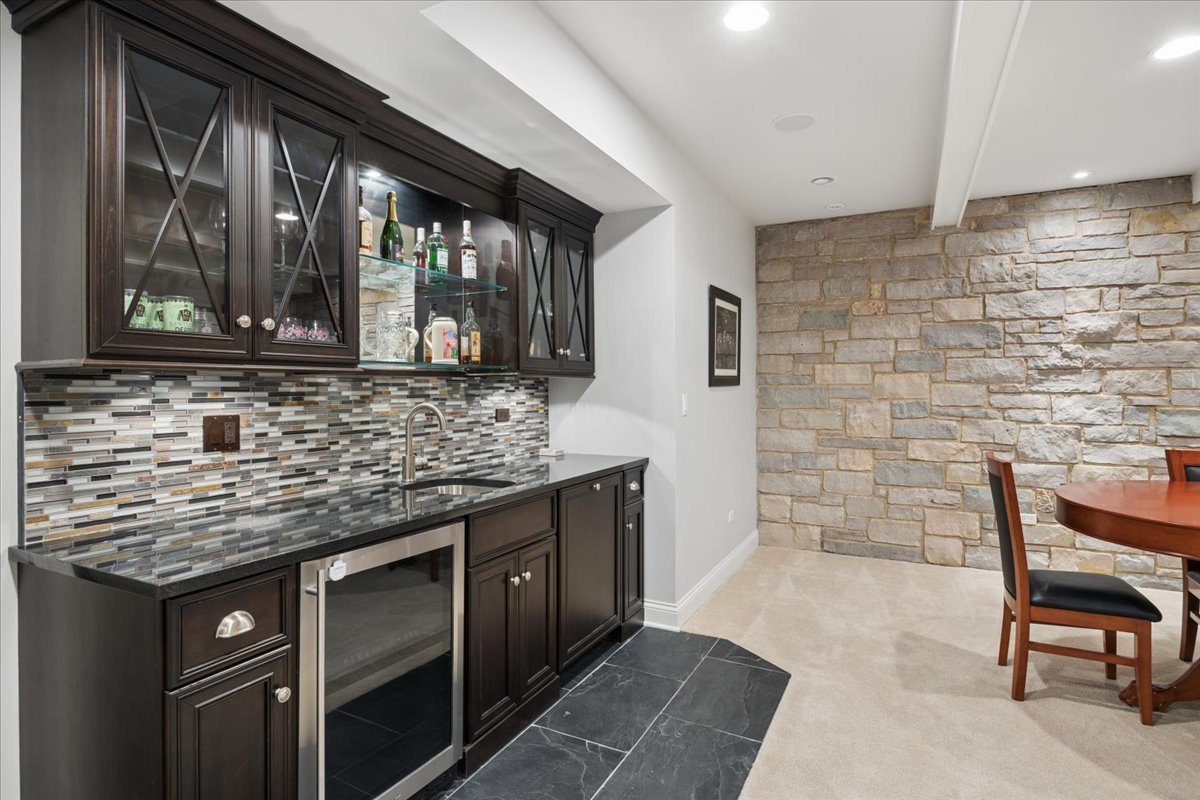 4620 Stonewall Avenue, Downers Grove, IL 60515