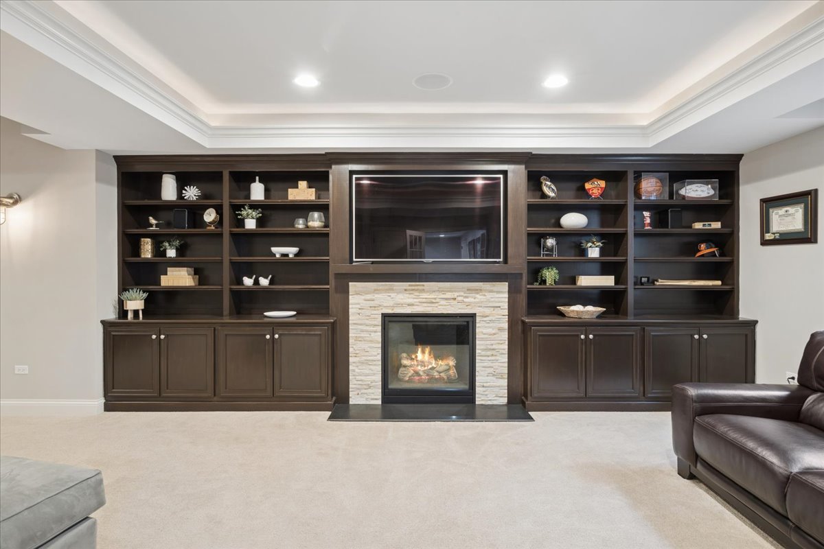 4620 Stonewall Avenue, Downers Grove, IL 60515