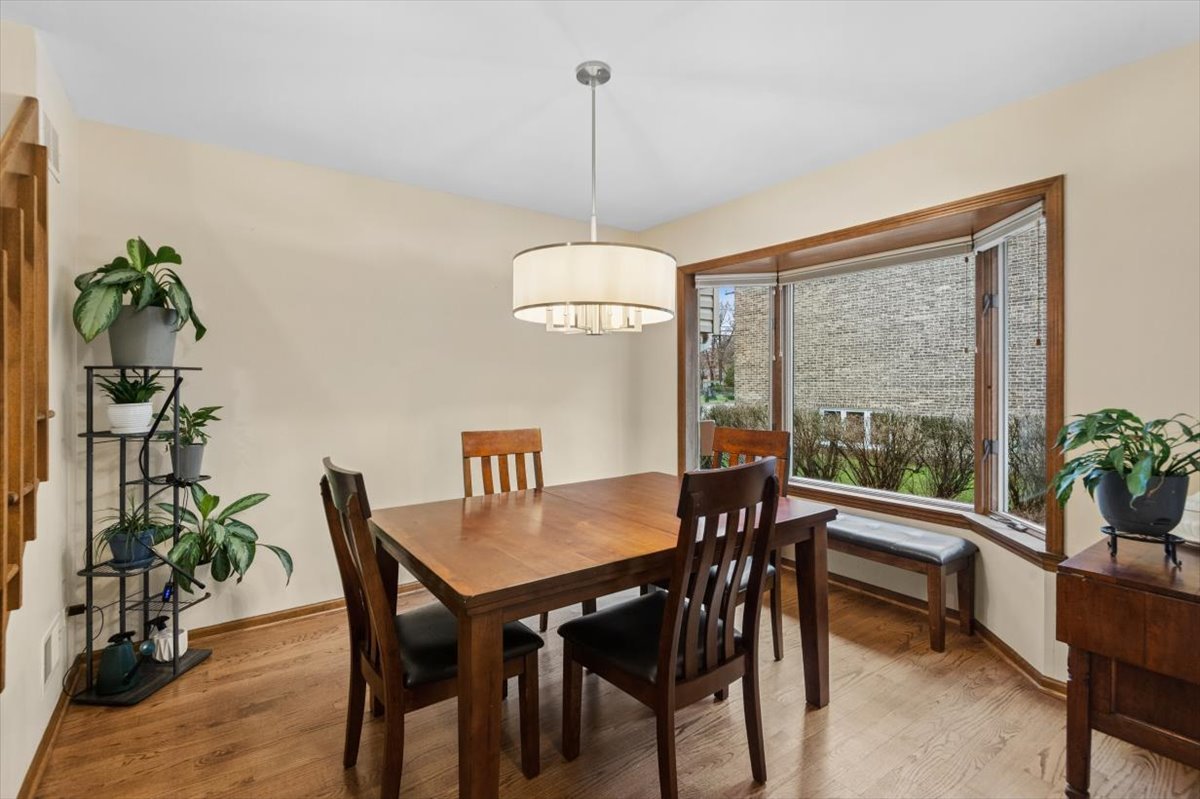 120 S Dee Road #2, Park Ridge, IL 60068