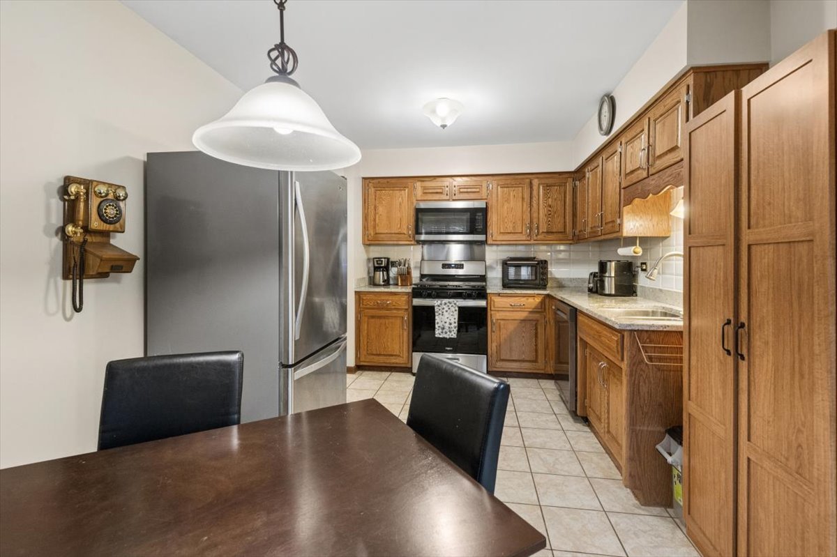 120 S Dee Road #2, Park Ridge, IL 60068