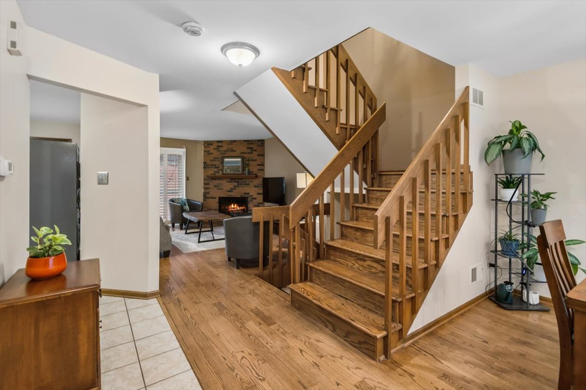 120 S Dee Road #2, Park Ridge, IL 60068