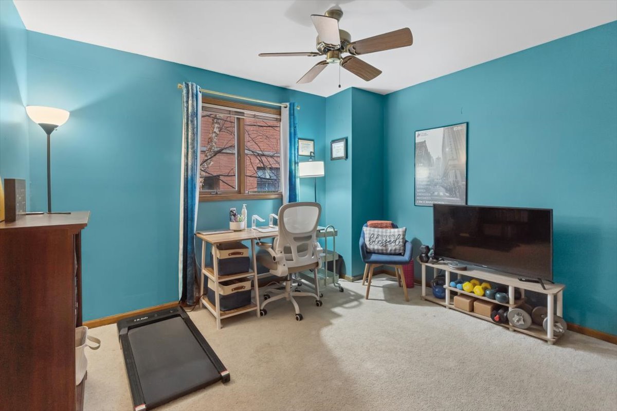 120 S Dee Road #2, Park Ridge, IL 60068