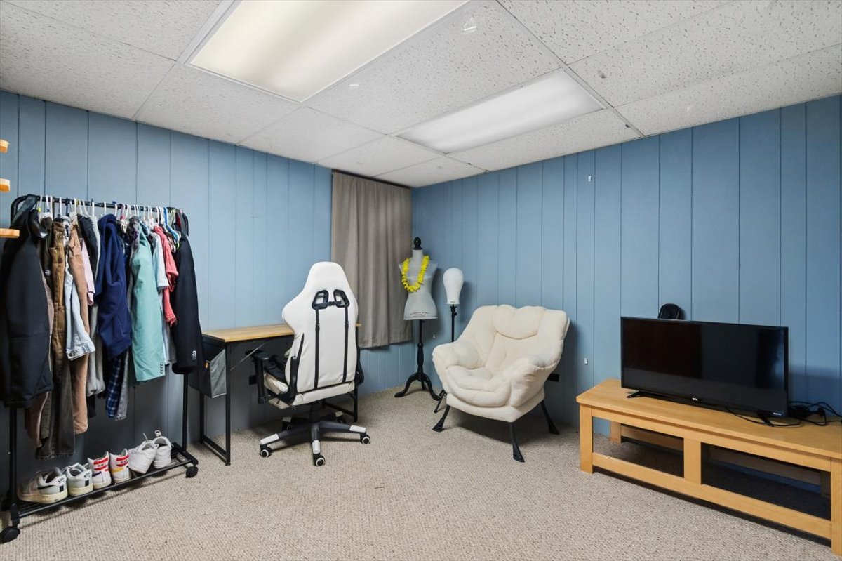 120 S Dee Road #2, Park Ridge, IL 60068