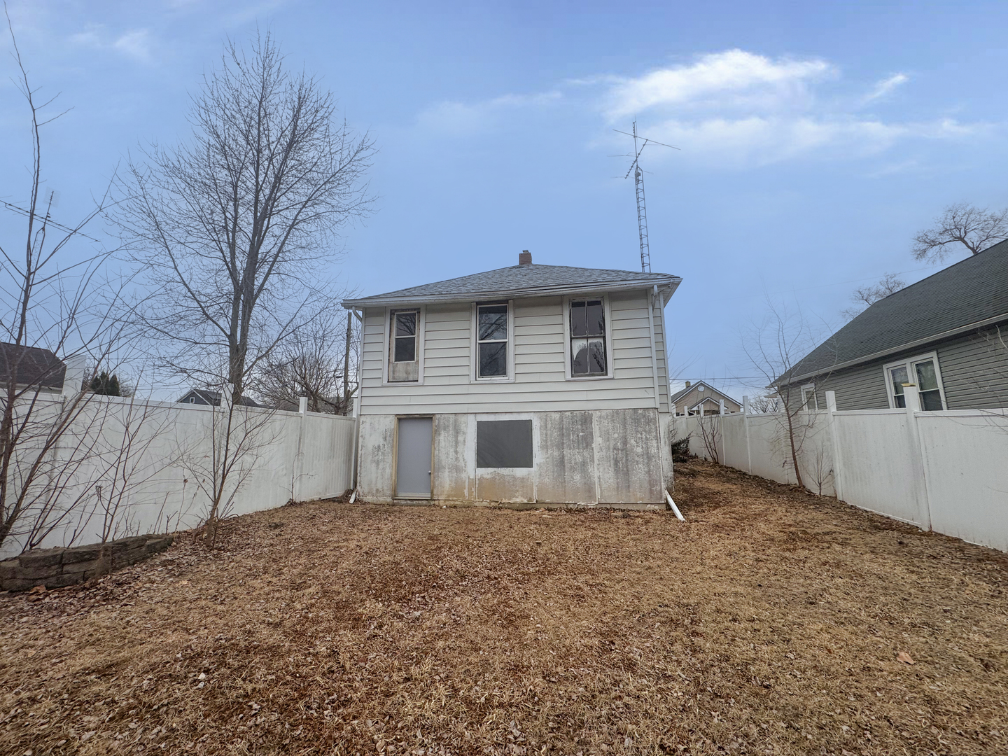 115 N Roberts Street, Mark, IL 61340