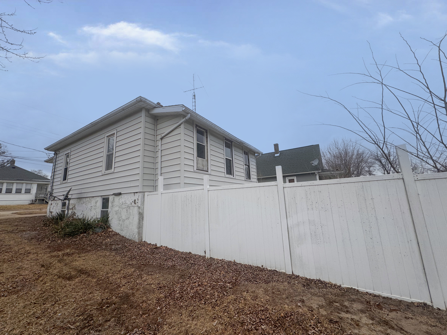 115 N Roberts Street, Mark, IL 61340