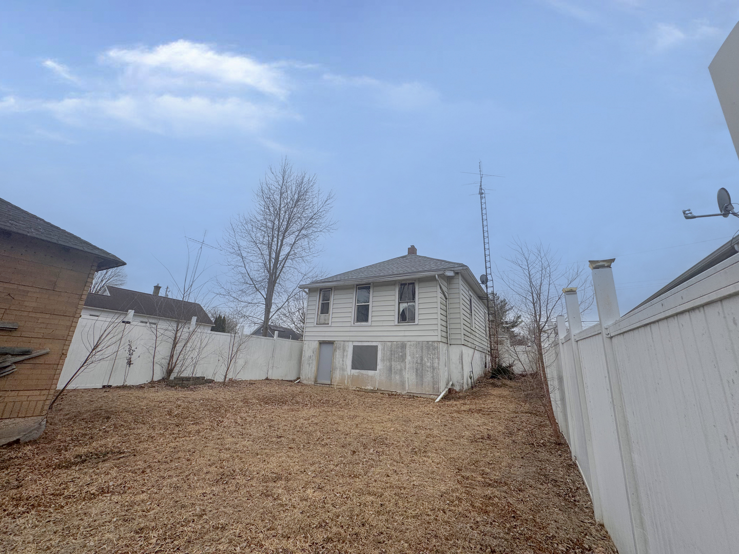 115 N Roberts Street, Mark, IL 61340