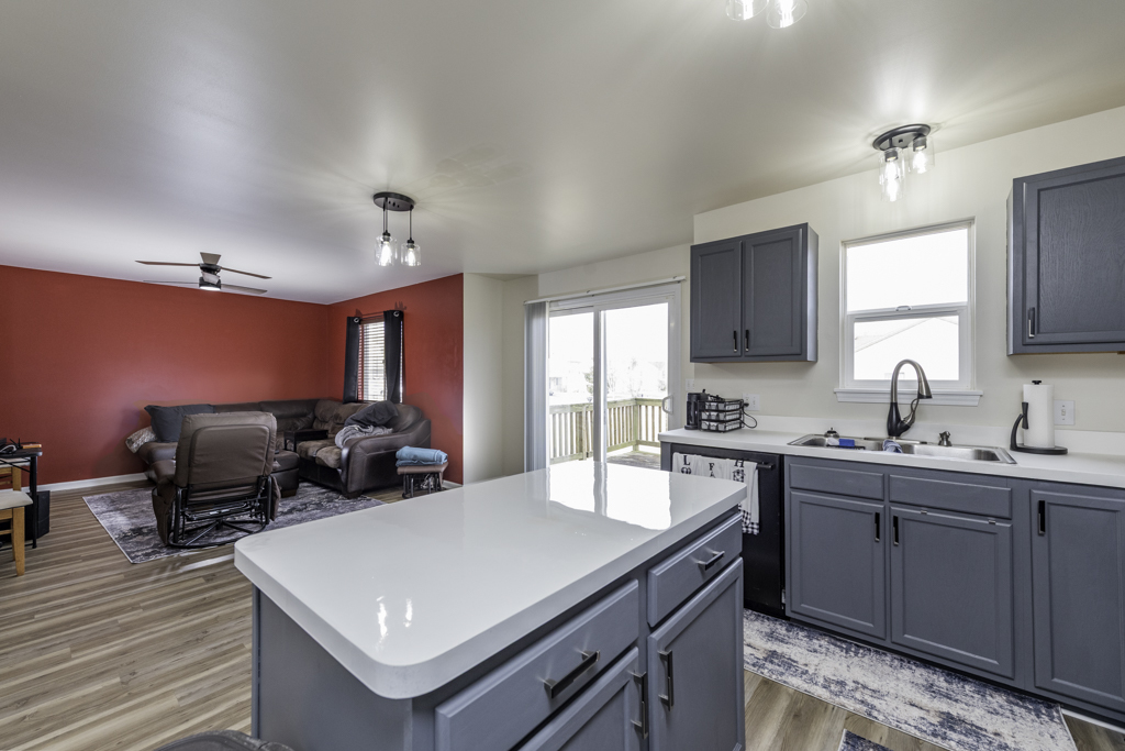 2020 DAWN Lane, Zion, IL 60099