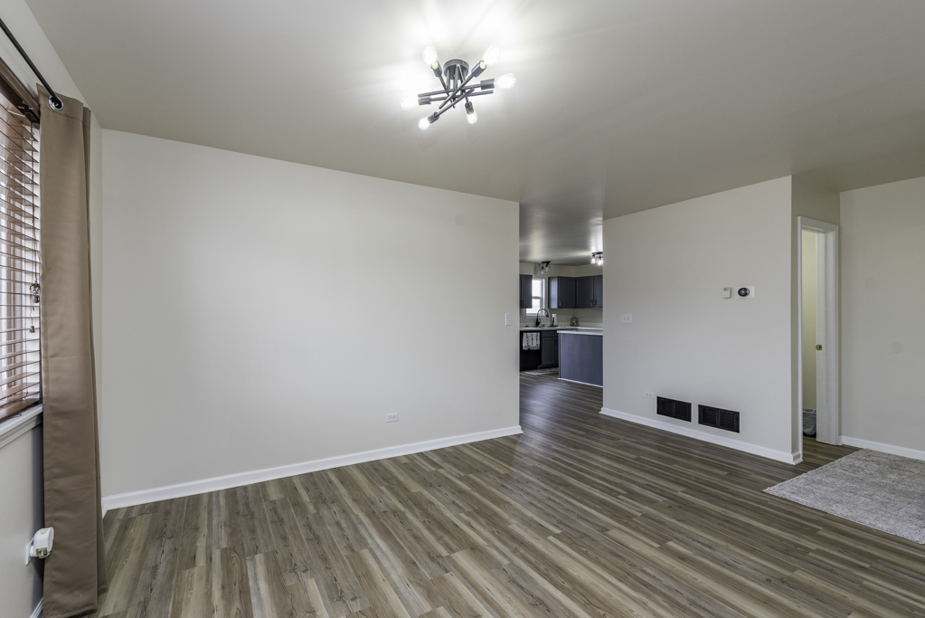 2020 DAWN Lane, Zion, IL 60099