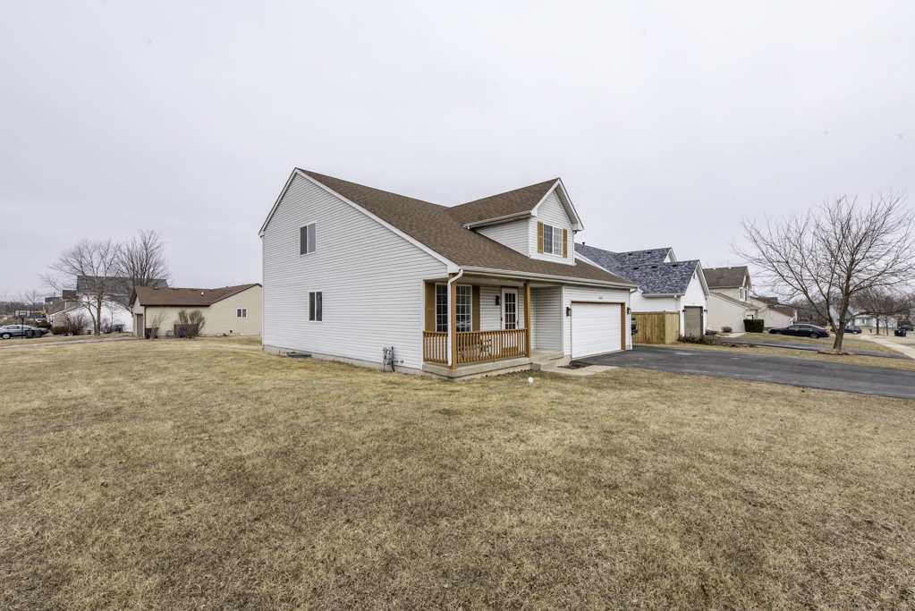 2020 DAWN Lane, Zion, IL 60099