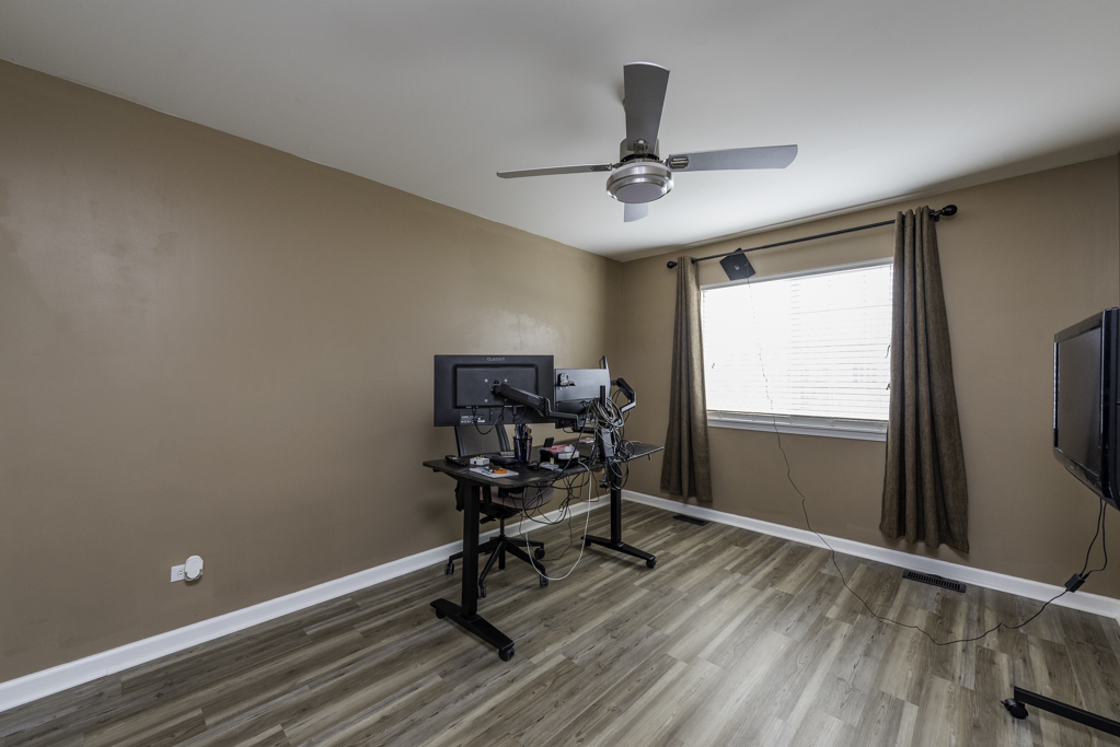 2020 DAWN Lane, Zion, IL 60099