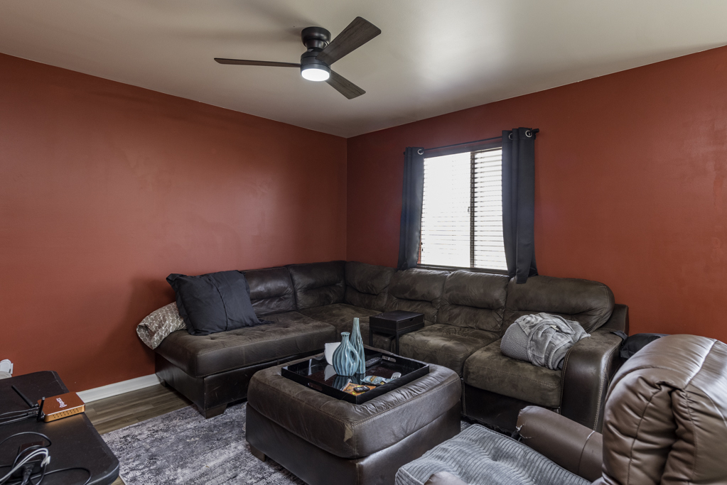 2020 DAWN Lane, Zion, IL 60099