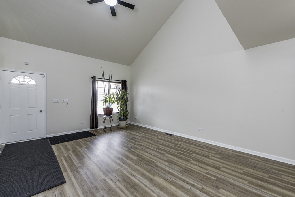 2020 DAWN Lane, Zion, IL 60099