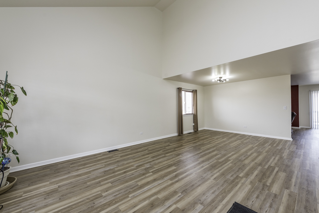 2020 DAWN Lane, Zion, IL 60099