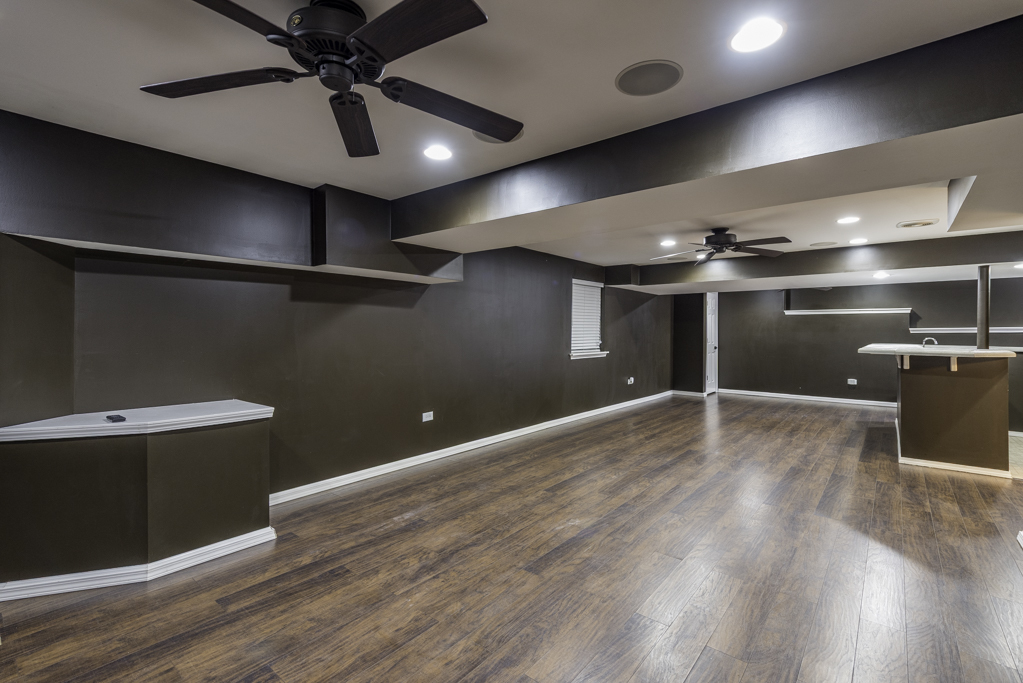 2020 DAWN Lane, Zion, IL 60099