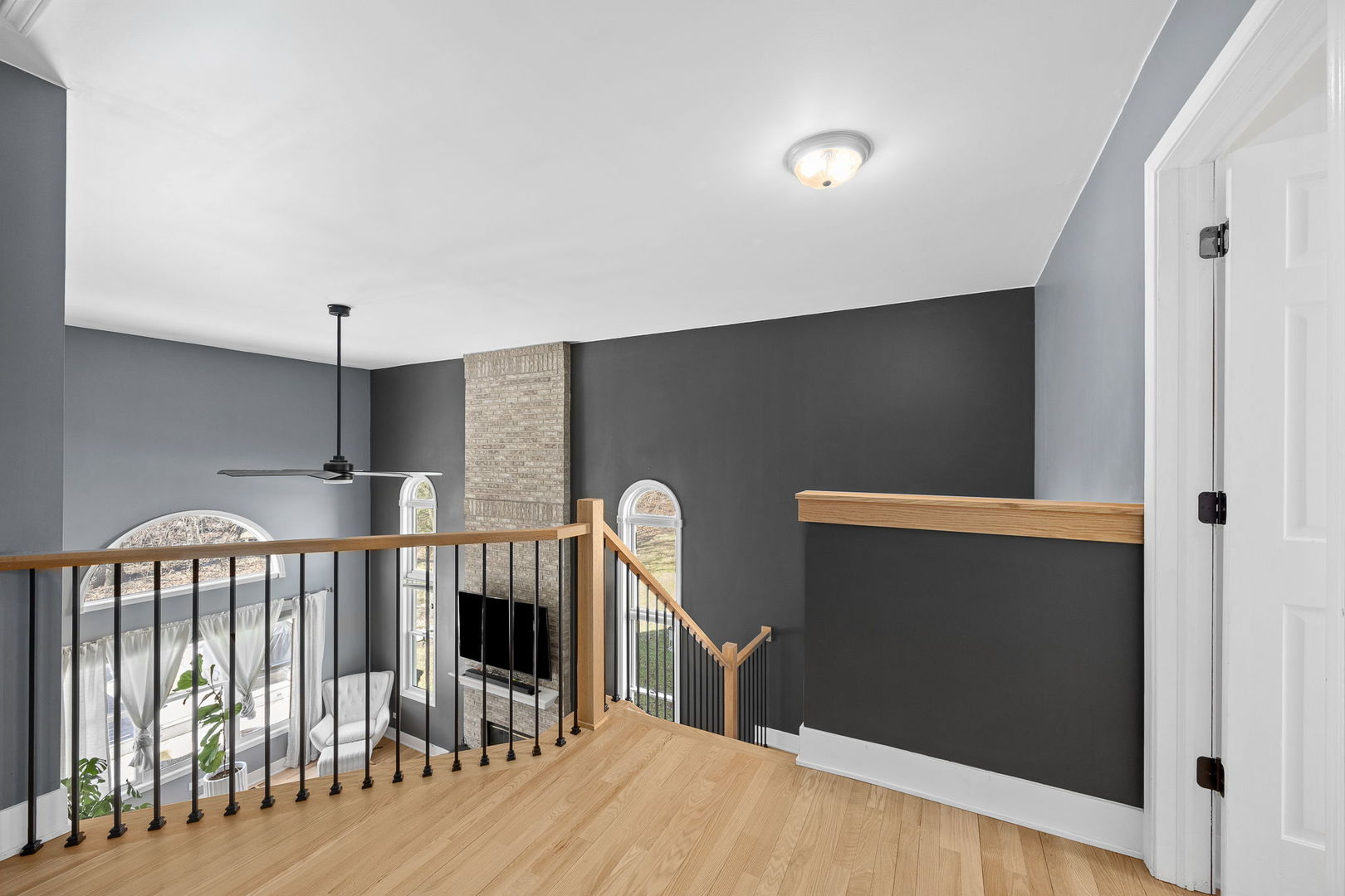 907 THORNWOOD Court #2, St. Charles, IL 60174