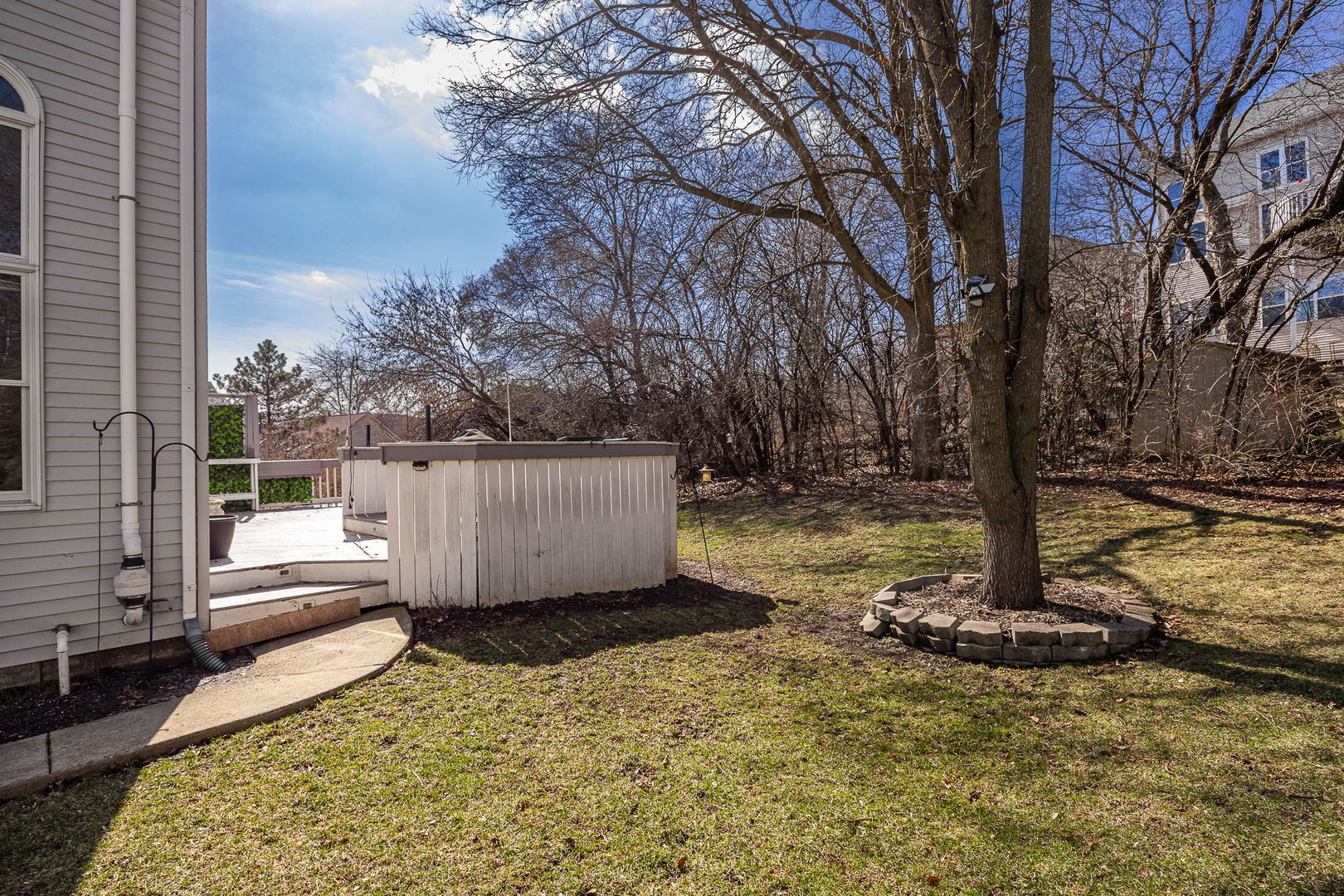 907 THORNWOOD Court #2, St. Charles, IL 60174