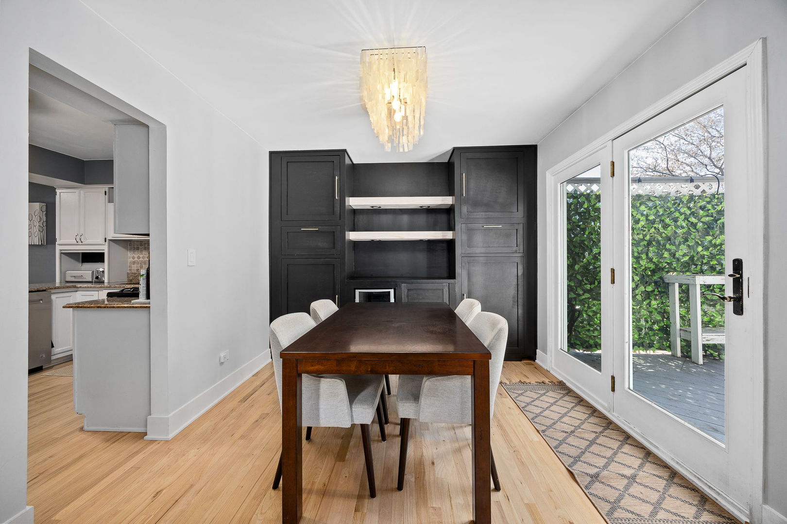 907 THORNWOOD Court #2, St. Charles, IL 60174