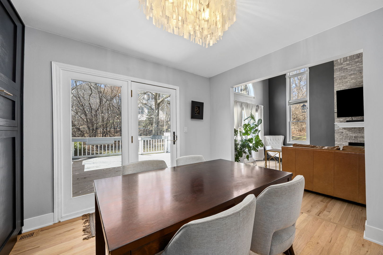 907 THORNWOOD Court #2, St. Charles, IL 60174