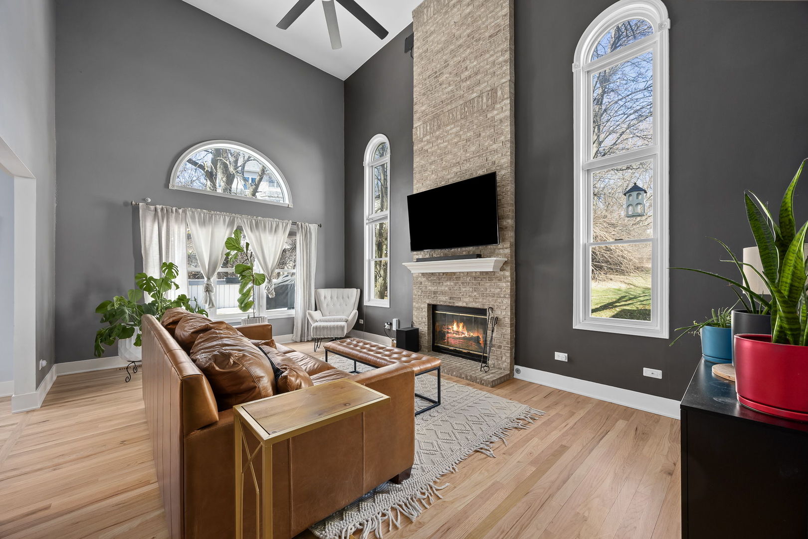 907 THORNWOOD Court #2, St. Charles, IL 60174