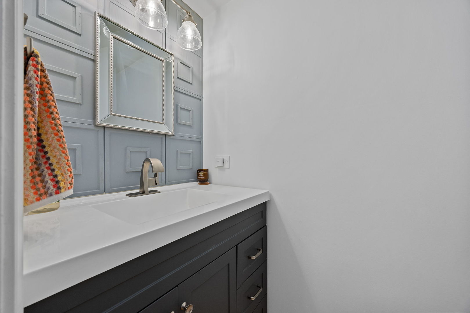 907 THORNWOOD Court #2, St. Charles, IL 60174