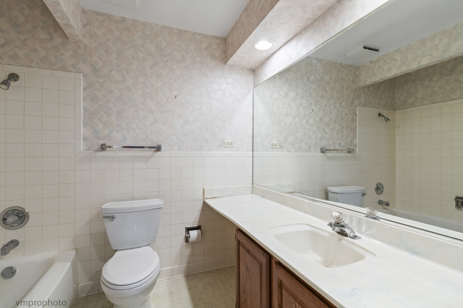 951 Lonsdale Road, Elk Grove Village, IL 60007