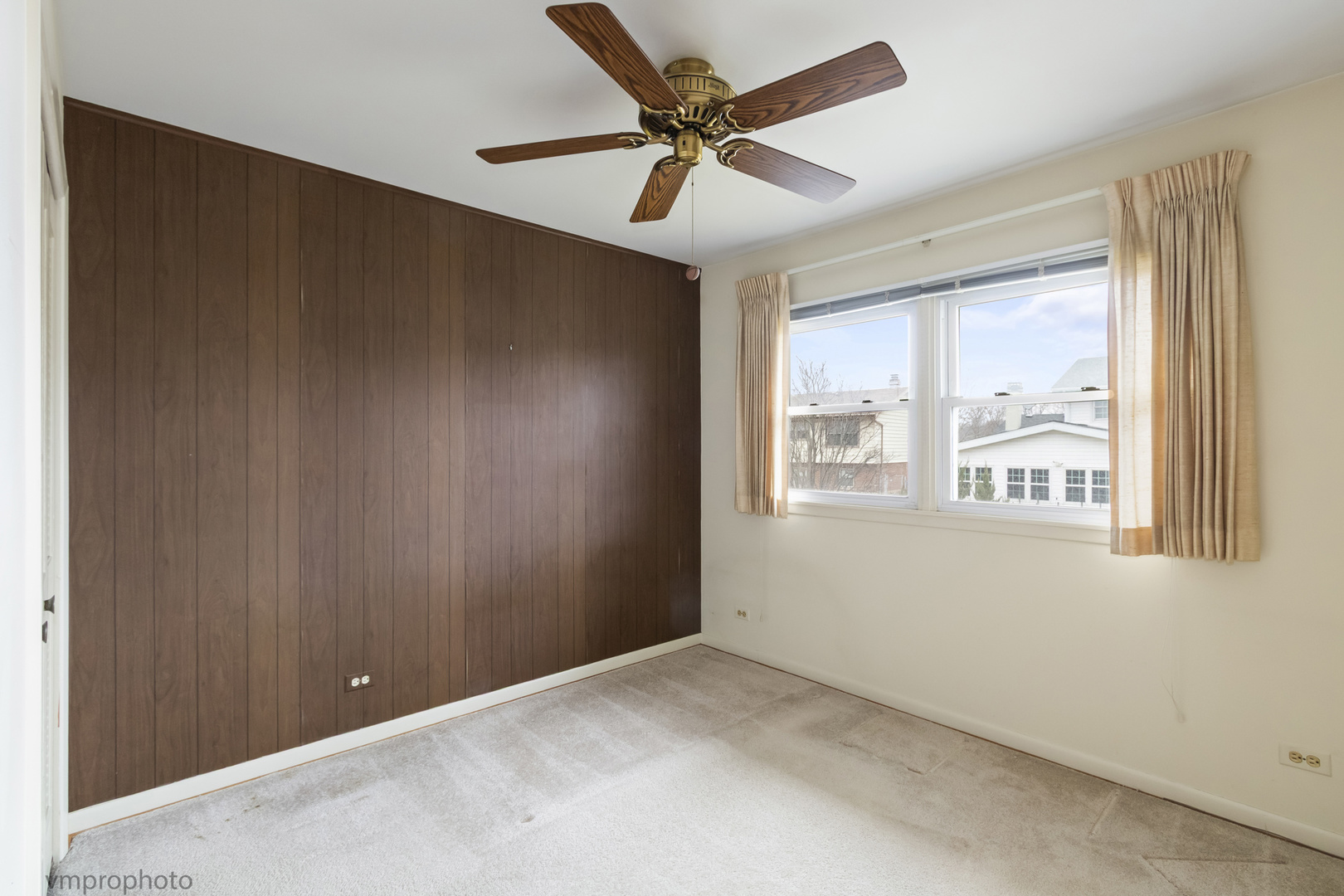 951 Lonsdale Road, Elk Grove Village, IL 60007