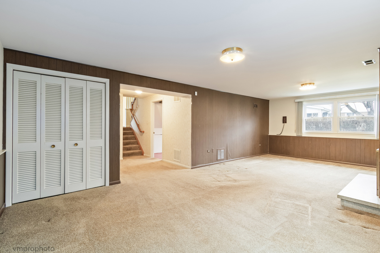 951 Lonsdale Road, Elk Grove Village, IL 60007