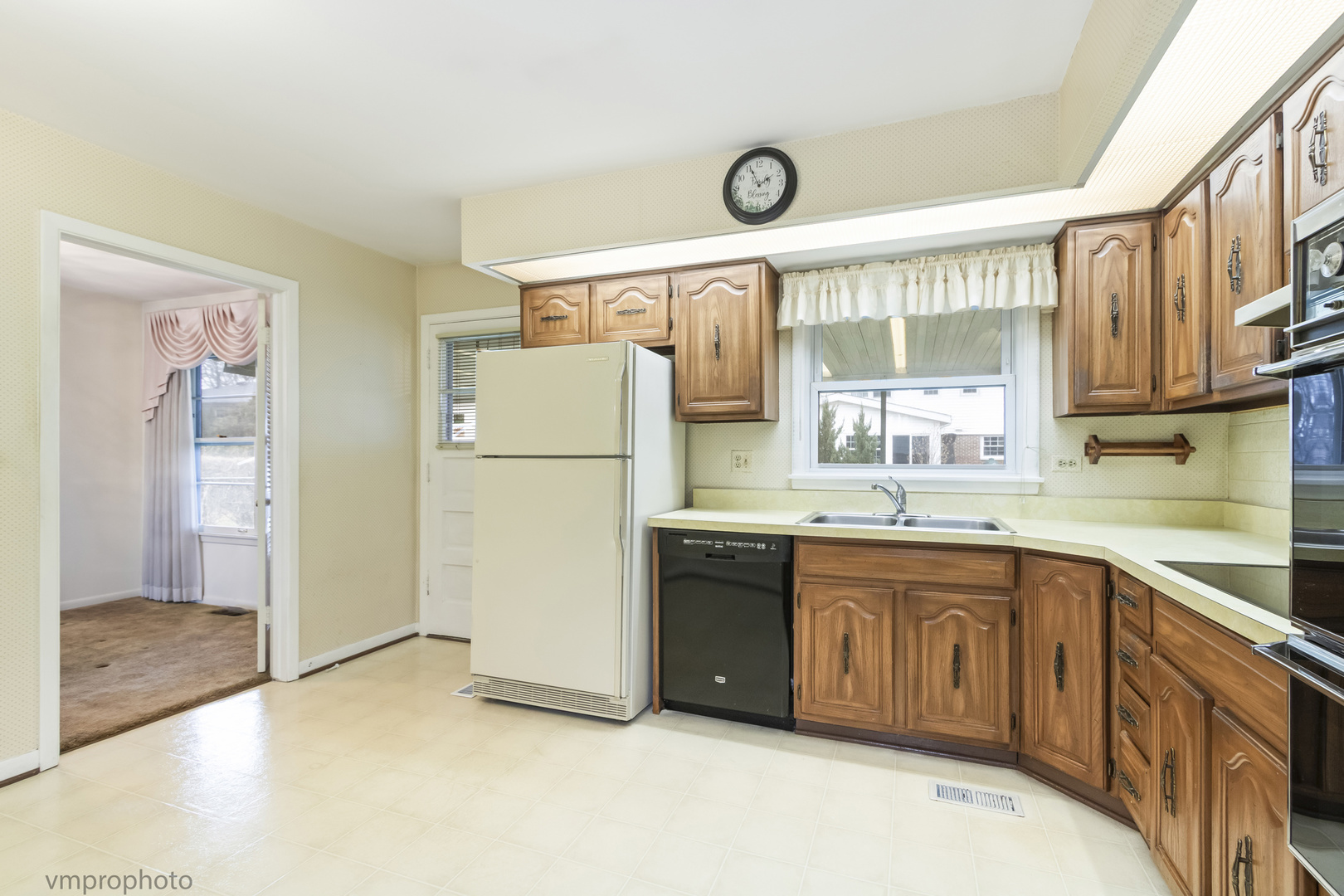 951 Lonsdale Road, Elk Grove Village, IL 60007