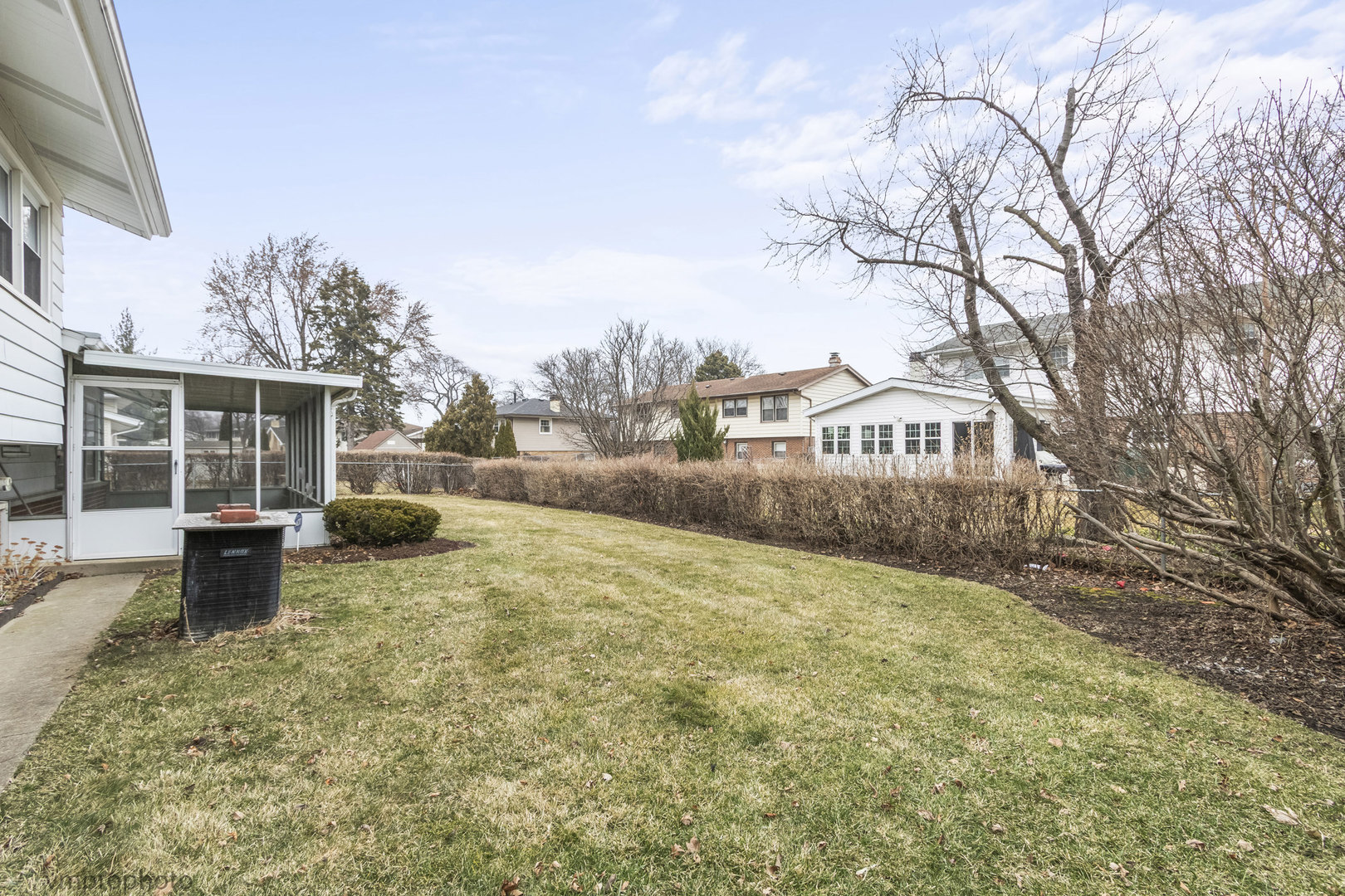 951 Lonsdale Road, Elk Grove Village, IL 60007