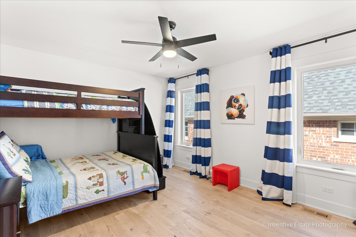 238 N Geneva Avenue, Elmhurst, IL 60126