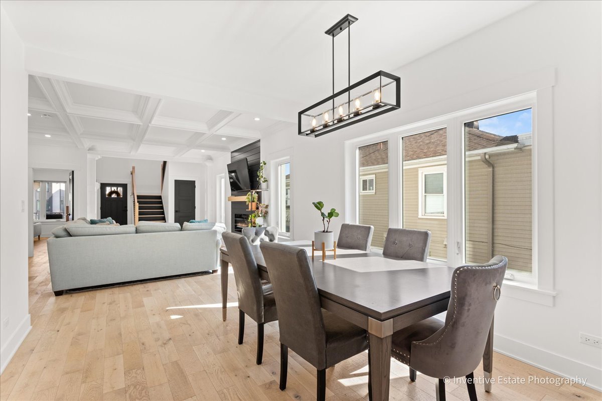 238 N Geneva Avenue, Elmhurst, IL 60126