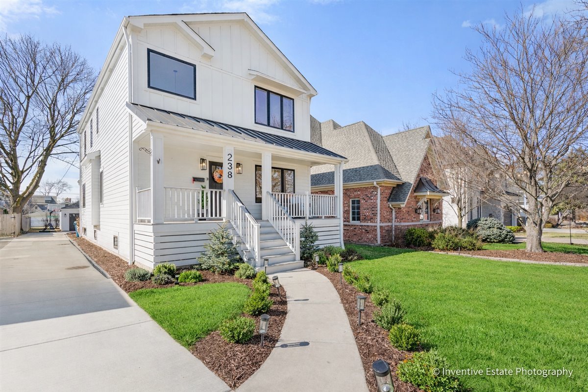 238 N Geneva Avenue, Elmhurst, IL 60126