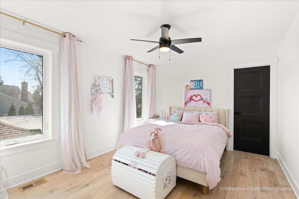 238 N Geneva Avenue, Elmhurst, IL 60126