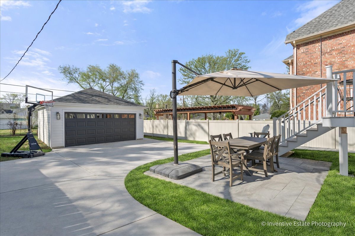 238 N Geneva Avenue, Elmhurst, IL 60126