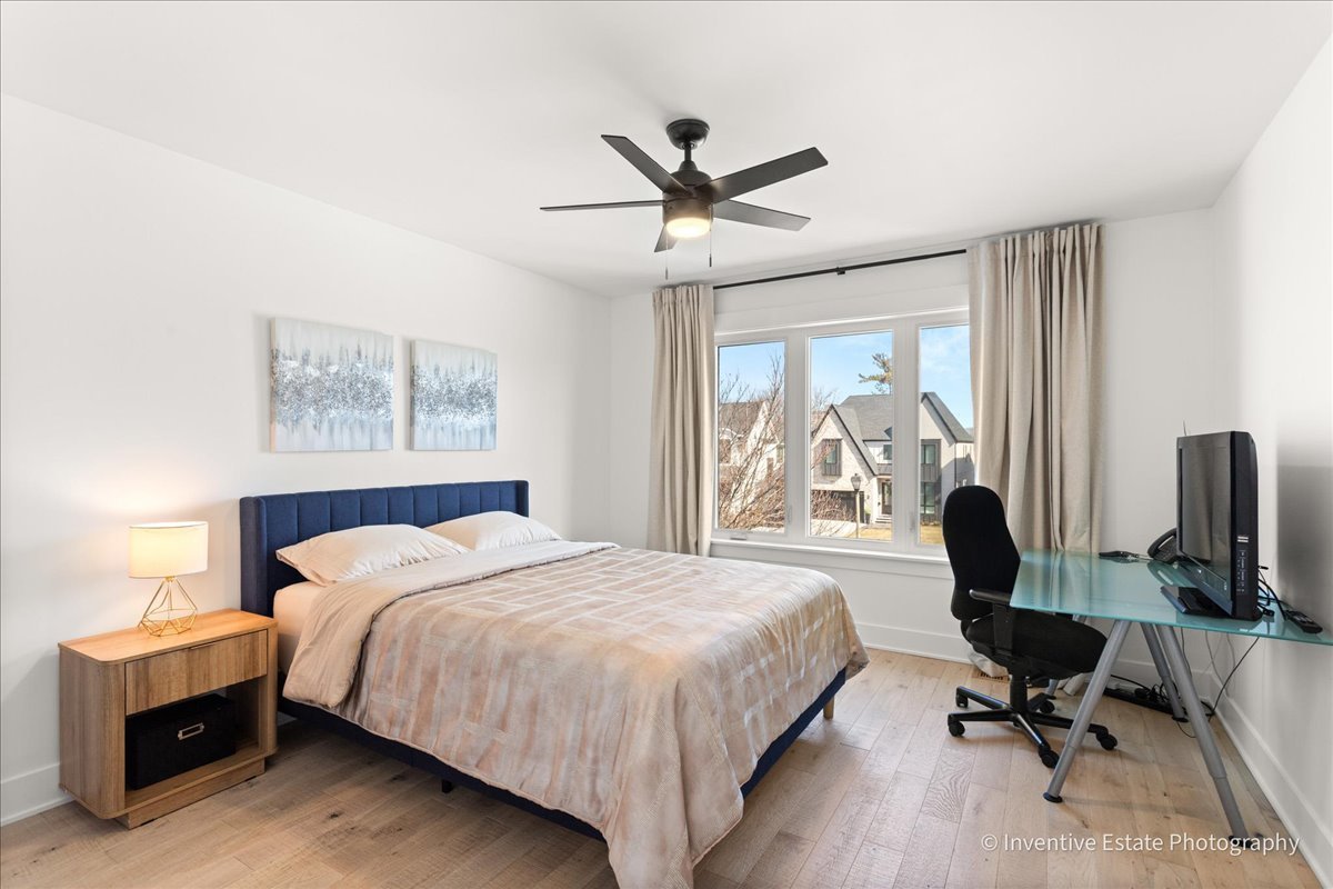 238 N Geneva Avenue, Elmhurst, IL 60126