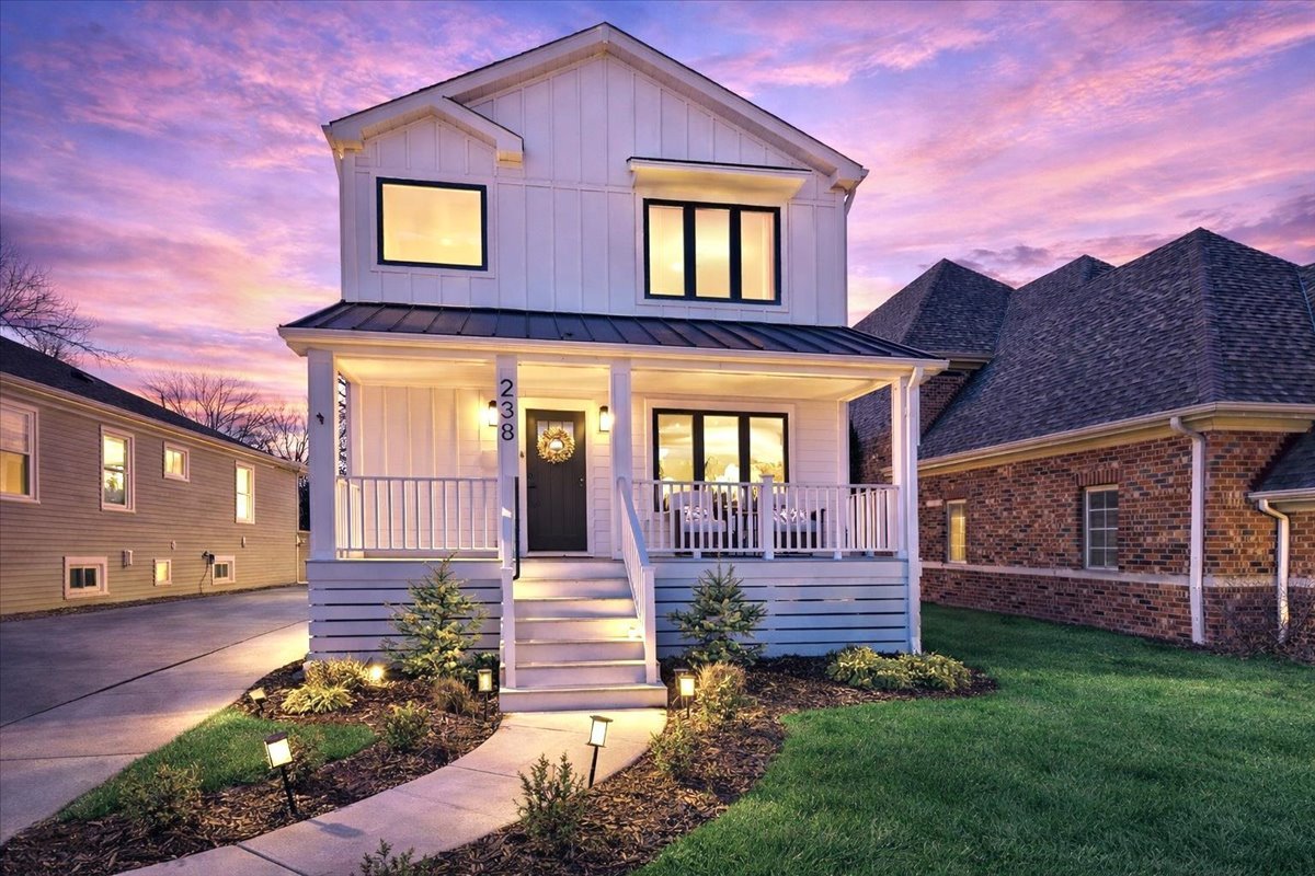 238 N Geneva Avenue, Elmhurst, IL 60126