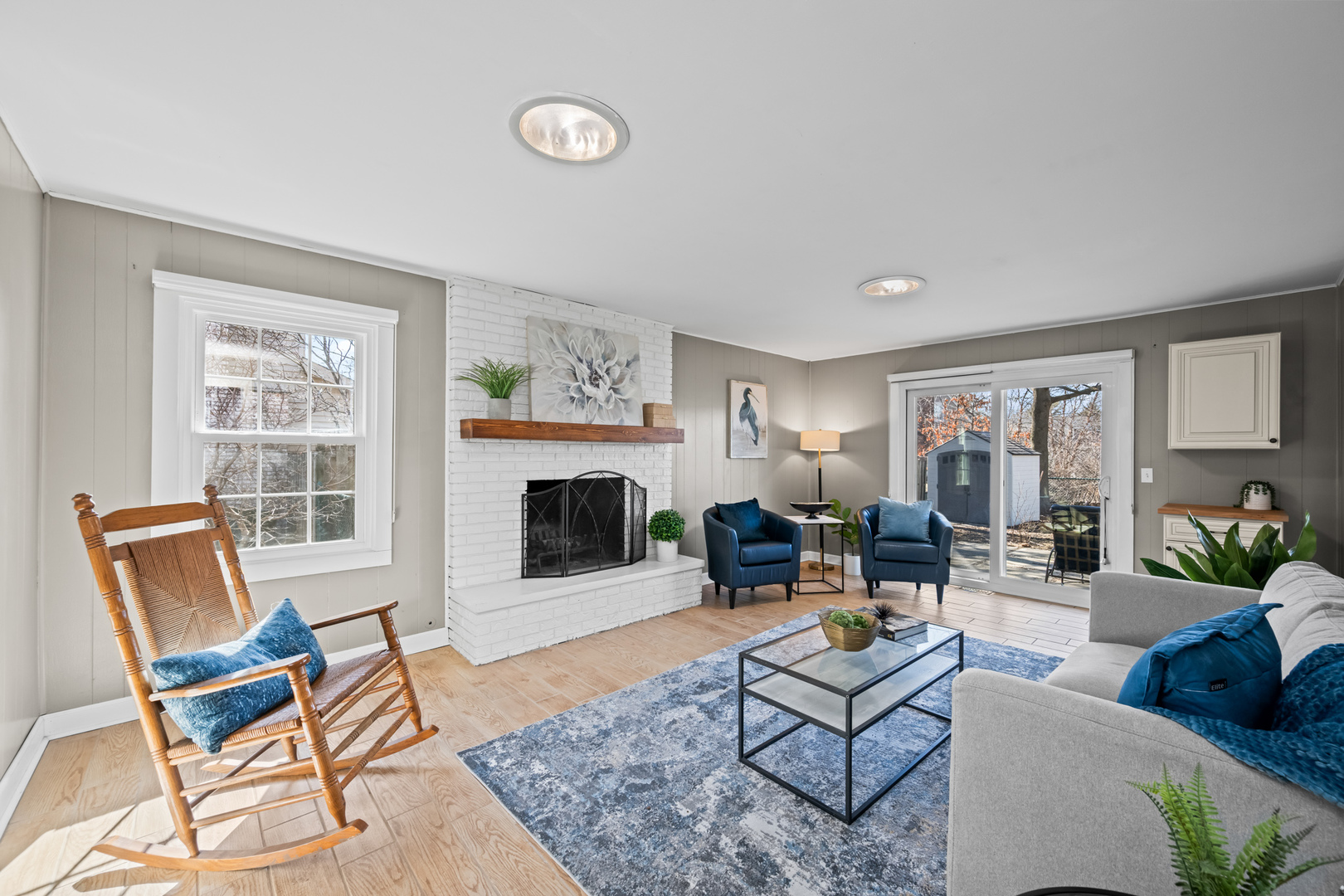 1320 N Douglas Avenue, Arlington Heights, IL 60004