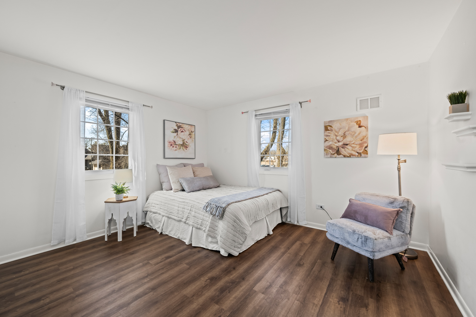 1320 N Douglas Avenue, Arlington Heights, IL 60004