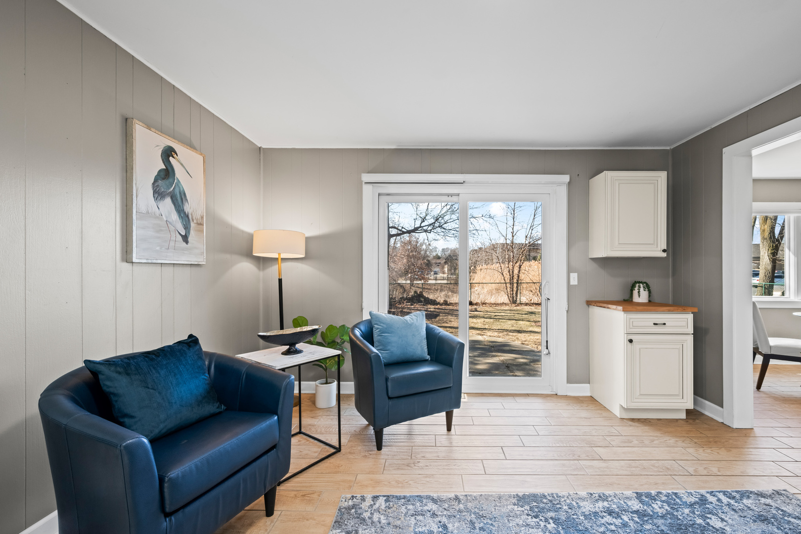 1320 N Douglas Avenue, Arlington Heights, IL 60004