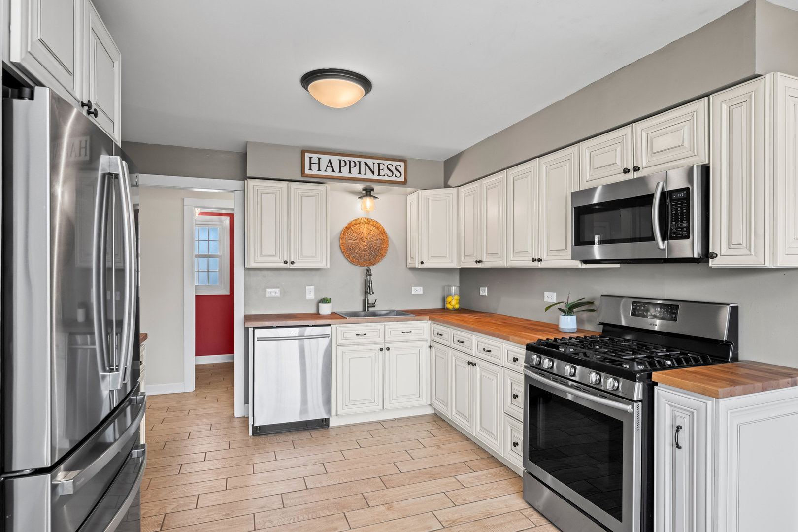 1320 N Douglas Avenue, Arlington Heights, IL 60004